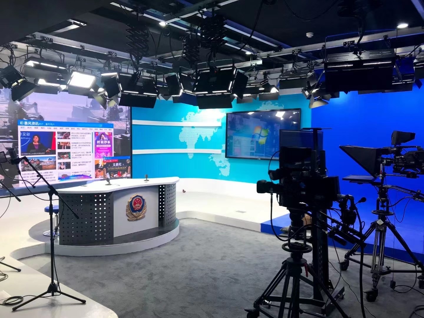 它不仅是民间实用美术和建筑装饰艺术的有机结合