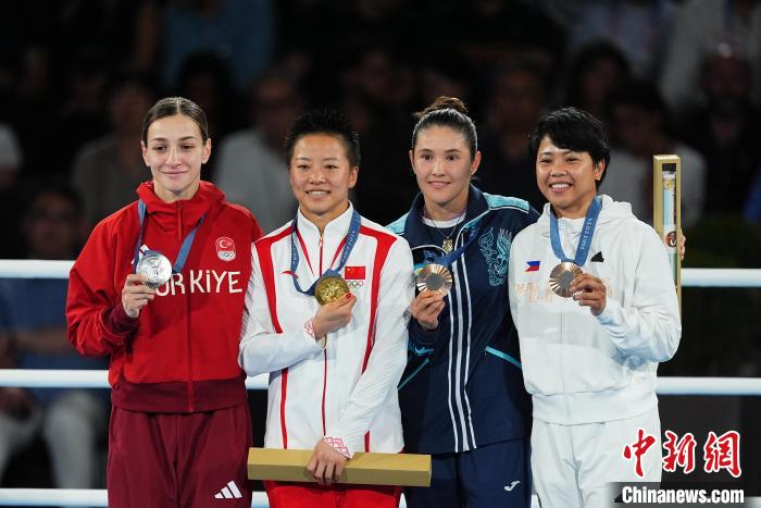 巴黎奥运会拳击冠军吴愉：奖杯上名字终于写对