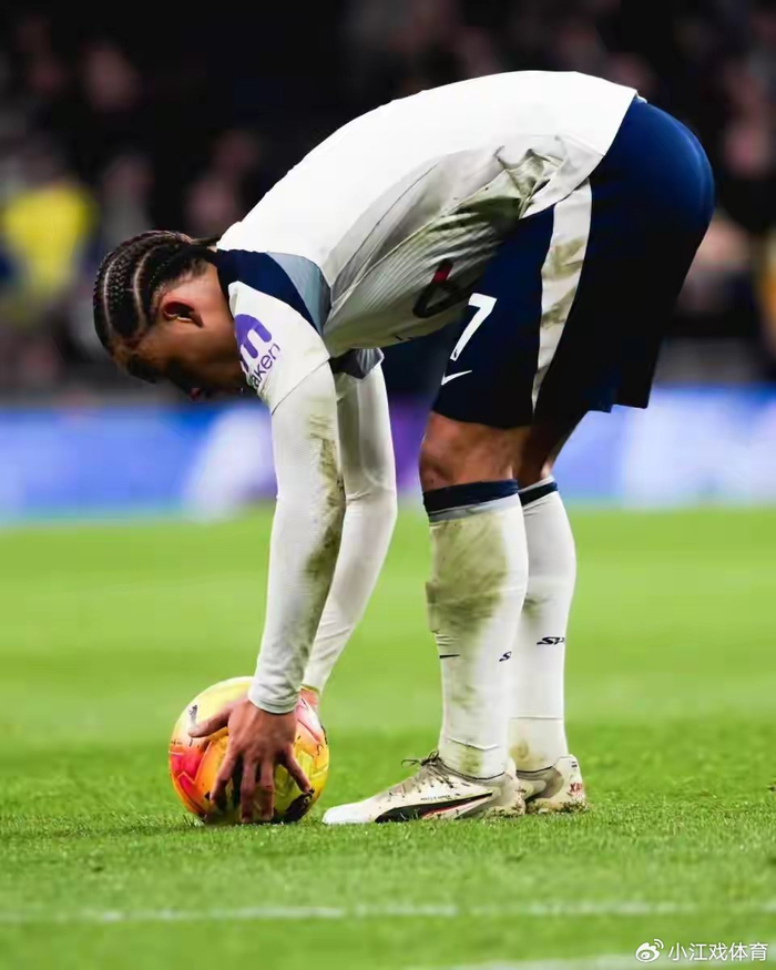 哈维·西蒙斯英超水土不服 6500万转会费恐成烫手