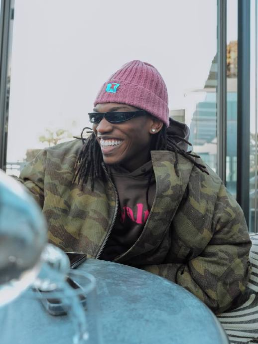 伊布公开称赞莱奥：最棒的你成就最棒的我