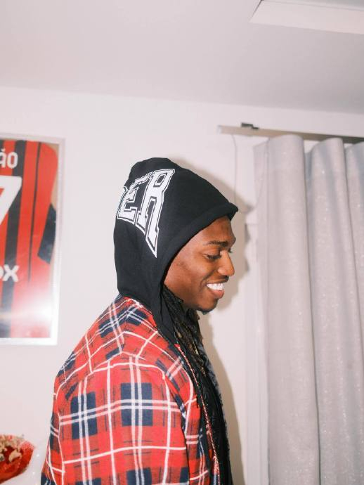 伊布公开称赞莱奥：最棒的你成就最棒的我