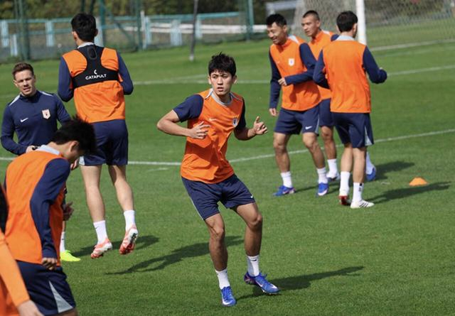 山东泰山备战大连英博：三外援缺席训练，高准